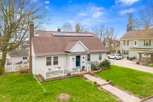 453 Chestnut St, Valparaiso, IN 46385 - Photo 2