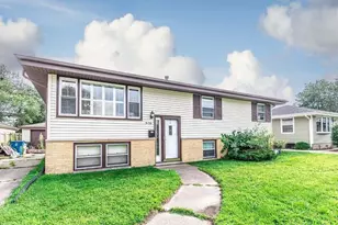 3136 Lois Pl, Highland, IN 46322 - Photo 2