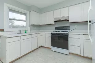 3136 Lois Pl, Highland, IN 46322 - Photo 8