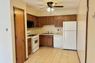 1066 Millpond Rd, Valparaiso, IN 46385 - Photo 4