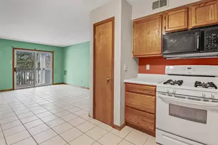 1066 Millpond Rd, Valparaiso, IN 46385 - Photo 6