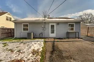 714 Juniper Rd, Valparaiso, IN 46385 - Photo 16