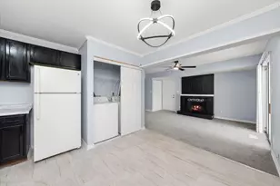 1106 W 61st Ave, Merrillville, IN 46410 - Photo 8