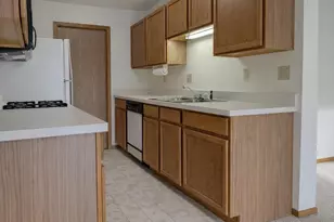 959 Misty Glen Dr, Valparaiso, IN 46385 - Photo 6