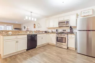 202 Polly Ln, Hobart, IN 46342 - Photo 2