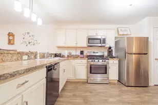 202 Polly Ln, Hobart, IN 46342 - Photo 6