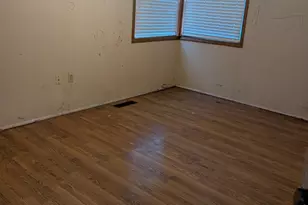 11 N Guyer St, Hobart, IN 46342 - Photo 12