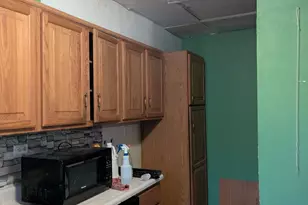 11 N Guyer St, Hobart, IN 46342 - Photo 6