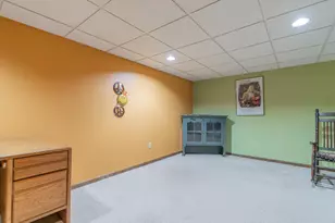 9439 Walnut Dr, Munster, IN 46321 - Photo 32