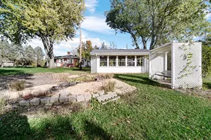 660 N 700 W, Hobart, IN 46342 - Photo 24