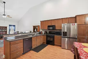 1573 E 56th Pl, Hobart, IN 46342 - Photo 6