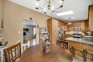 4038 Kingsway Dr, Crown Point, IN 46307 - Photo 6