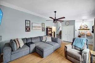 4038 Kingsway Dr, Crown Point, IN 46307 - Photo 2