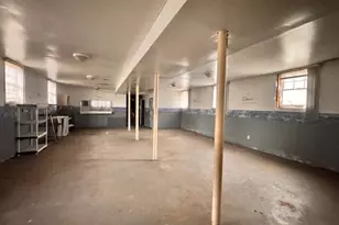 2752 Elkhart St, Lake Station, IN 46405 - Photo 10