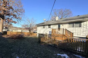 3921 Eastmont Dr, South Bend, IN 46628 - Photo 14