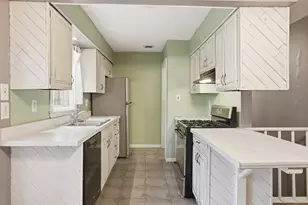 1107 W 62nd Pl, Merrillville, IN 46410 - Photo 10