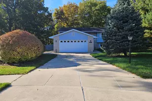 487 Timber Lake Dr, Lowell, IN 46356 - Photo 2