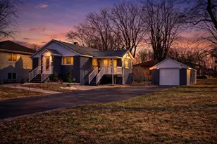 9747 Erie St, Highland, IN 46322 - Photo 2