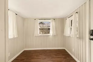 9747 Erie St, Highland, IN 46322 - Photo 8