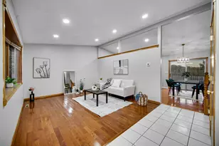 1409 Independence Dr, Hobart, IN 46342 - Photo 2