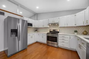 1409 Independence Dr, Hobart, IN 46342 - Photo 4