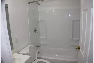 9535 Forrest Drive, Highland, IN 46322 - Photo 4