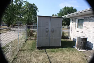 9535 Forrest Dr, Highland, IN 46322 - Photo 8