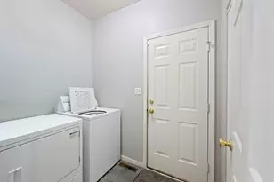 1216 Saratoga Ave, Schererville, IN 46375 - Photo 8