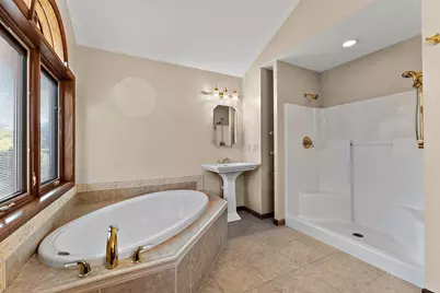 552 Fleetwood Drive N, Valparaiso, IN 46385 - Photo 24