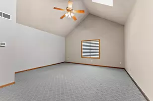 552 Fleetwood Dr N, Valparaiso, IN 46385 - Photo 30