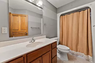 552 Fleetwood Dr N, Valparaiso, IN 46385 - Photo 28