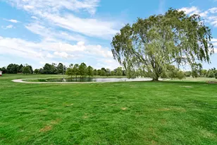 552 Fleetwood Dr N, Valparaiso, IN 46385 - Photo 4