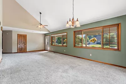 552 Fleetwood Drive N, Valparaiso, IN 46385 - Photo 12