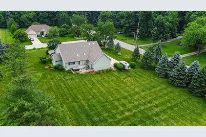 552 Fleetwood Drive N, Valparaiso, IN 46385 - Photo 8