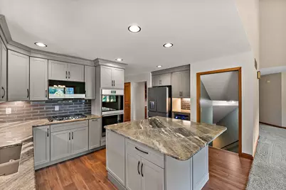 552 Fleetwood Drive N, Valparaiso, IN 46385 - Photo 16