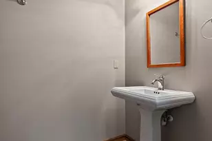 552 Fleetwood Dr N, Valparaiso, IN 46385 - Photo 32