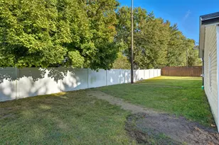 405 Dartmoor Rd, Kingsford Heights, IN 46346 - Photo 4