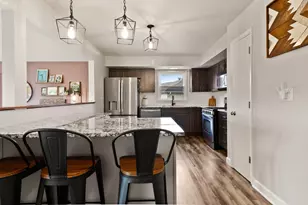 221 E Elizabeth Dr, Crown Point, IN 46307 - Photo 12