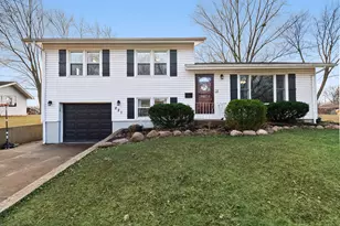 221 E Elizabeth Dr, Crown Point, IN 46307 - Photo 1