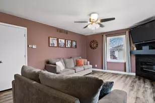 221 E Elizabeth Dr, Crown Point, IN 46307 - Photo 8