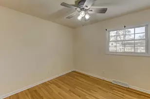 819 N Oakwood St, Griffith, IN 46319 - Photo 14