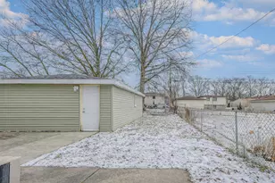 819 N Oakwood St, Griffith, IN 46319 - Photo 28