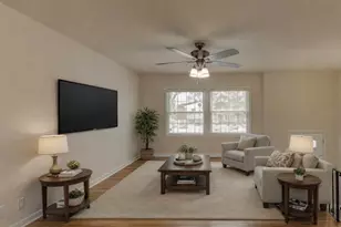 819 N Oakwood St, Griffith, IN 46319 - Photo 2