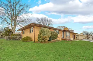 1310 Orchard Dr, Merrillville, IN 46410 - Photo 2