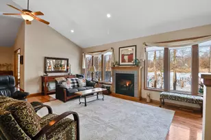 10030 Eagle Ct, Demotte, IN 46310 - Photo 6