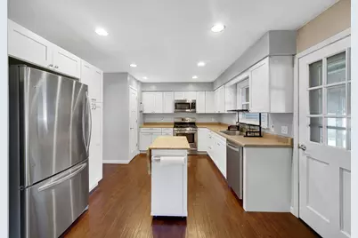 9448 Parkway Drive, Highland, IN 46322 - Photo 8