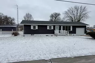 402 E St Louis St, Knox, IN 46534 - Photo 18