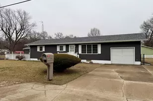 402 E St Louis St, Knox, IN 46534 - Photo 1