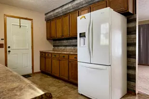 402 E St Louis St, Knox, IN 46534 - Photo 6