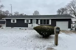 402 E St Louis St, Knox, IN 46534 - Photo 1